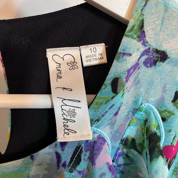 Beautiful Floral Ruffle Dress - Picture 4 of 4